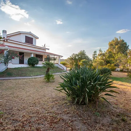 Monte Longu 3br2ba With Garden *