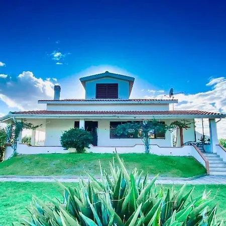 Monte Longu 3br2ba With Garden *